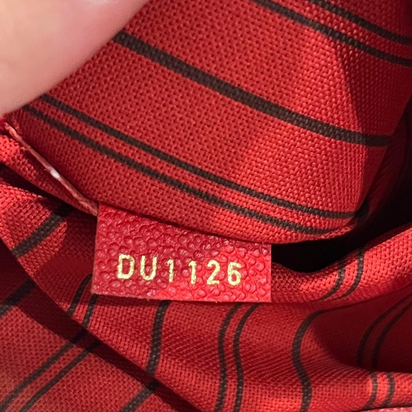 Louis Vuitton Mazarine MM in red. - Picture 5 of 11